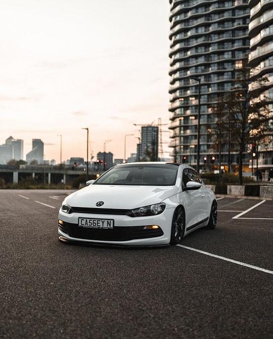 Фото дисков FLF Черный глянец на Volkswagen Scirocco III