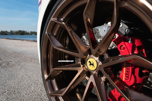 Фото дисков HRE P201 Глянцевая бронза на Ferrari 488