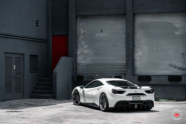 Фото дисков Vossen M-X1 Глянцевый темный лак на Ferrari 488