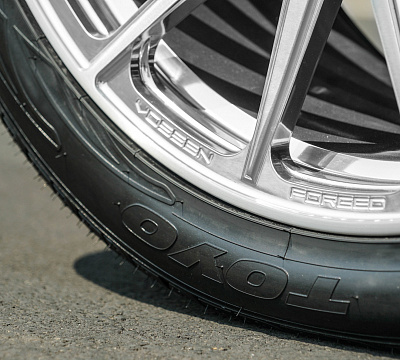 Фото дисков Vossen M-X3 на Toyota Land Cruiser 200