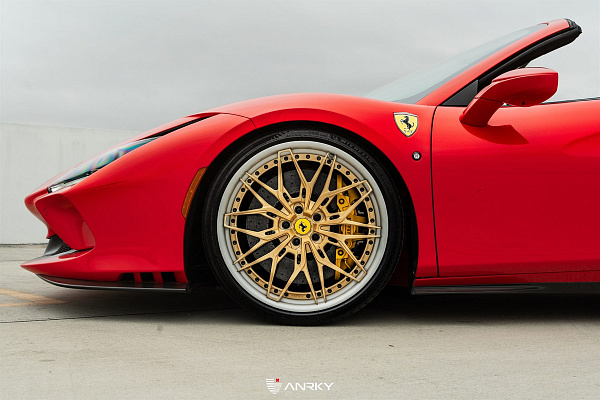 Фото дисков Anrky S3-X1 Сатиновое золото на Ferrari F8