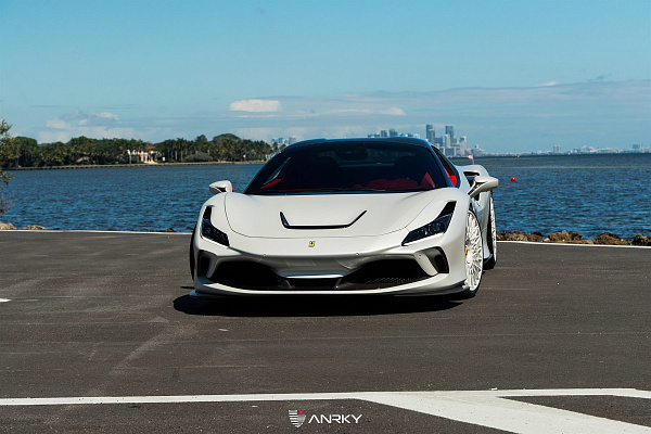 Фото дисков Anrky RS7.3 Белый сатин на Ferrari F8