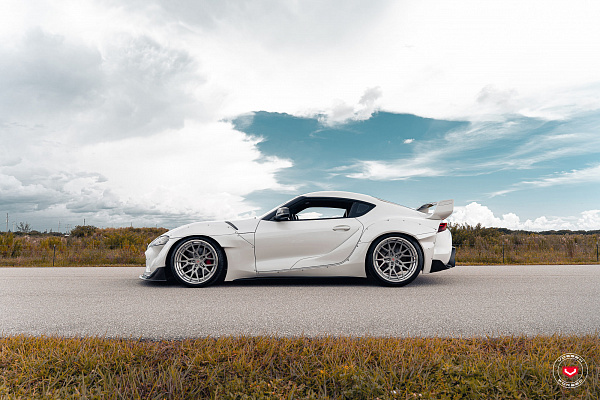 Фото дисков Vossen M-X3 (3-Piece) Глянцевый тонированный лак на Toyota Supra A90