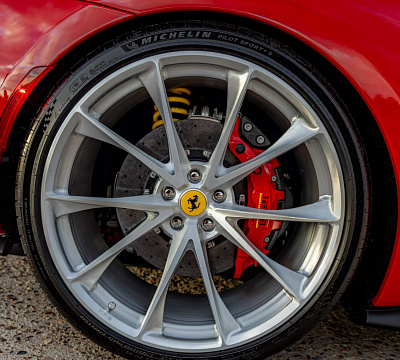 Фото дисков HRE P204 на Ferrari 296