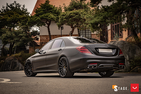 Фото дисков Vossen VFS-2 Черный глянец на Mercedes-Benz C-Class (W205)