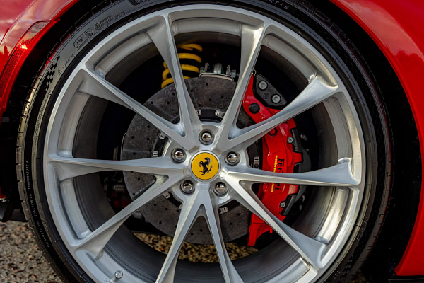 Фото дисков HRE P204 Глянцевый лак на Ferrari 296