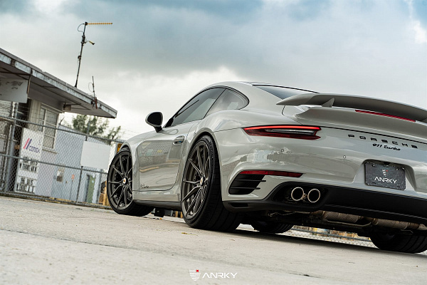 Фото дисков Anrky AN22 Сатиновый темный лак на Porsche 911 VII
