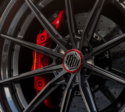 Фото дисков 1886 Wheels G010 на Ferrari 812
