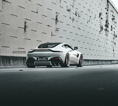 Фото дисков Strasse Wheels SV1T Deep Concave FS на Aston Martin Vantage 2