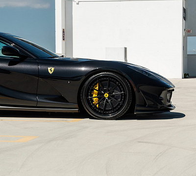 Фото дисков Anrky AN38 на Ferrari 812