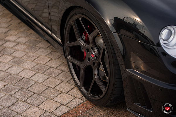 Фото дисков Vossen CG-205 Черный глянец на Bentley Continental GT II