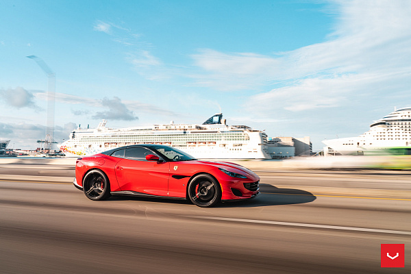 Фото дисков Vossen HF-4T Черный глянец на Ferrari Portofino