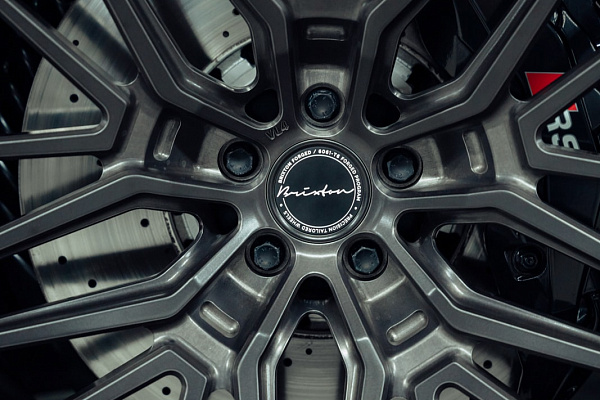 Фото дисков Brixton Forged VL4 Сатиновый темный лак на Audi Q8