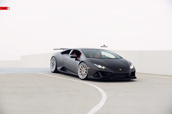 Фото дисков Anrky AN30 Глянцевый лак на Lamborghini Huracan