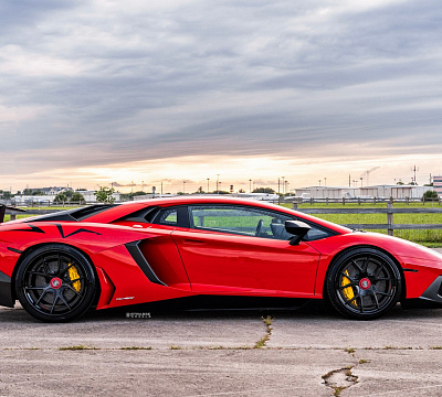 Фото дисков Strasse Wheels SM5R Deep Concave FS на Lamborghini Aventador