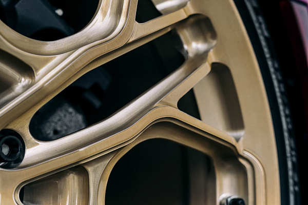Фото дисков Brixton Forged PF14 R / RS Глянцевая шампань на Ford GT II