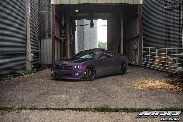 Фото дисков MRR M228 Черный глянец на Chevrolet Camaro V