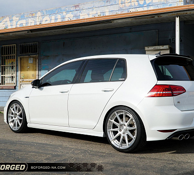 Фото дисков BC Forged HCS04 на Volkswagen Golf VII