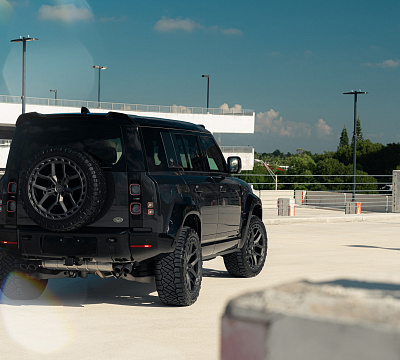Фото дисков Vossen UV-X на Land Rover Defender II