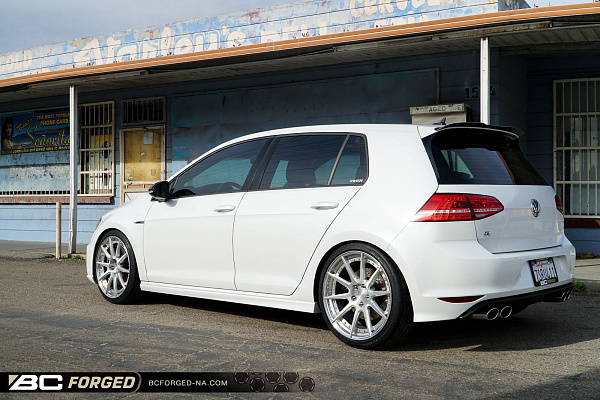 Фото дисков BC Forged HCS04 Глянцевый лак на Volkswagen Golf VII