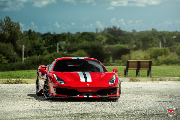 Фото дисков Vossen EVO-5 Черный глянец на Ferrari 488