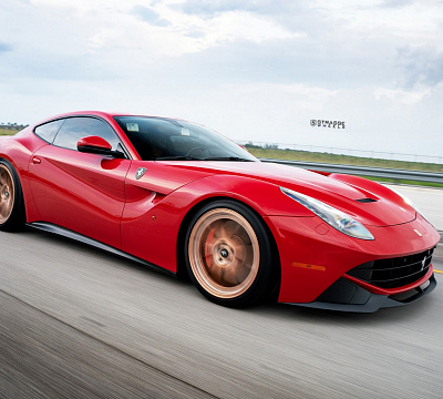 Фото дисков Strasse Wheels SV5 Deep Concave Duoblock на Ferrari 812
