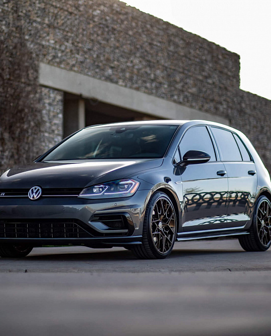 Фото дисков FF10 Глянцевая темная бронза на Volkswagen Golf VIII