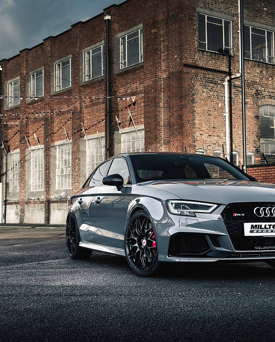 Фото дисков RC100 Черный сатин на Audi A/S/RS 3 (8V)