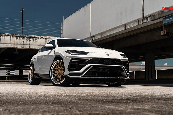 Фото дисков Anrky S3-X1 Сатиновое золото на Lamborghini Urus