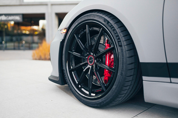 Фото дисков Brixton Forged R11-R Черный сатин на Porsche Cayman II
