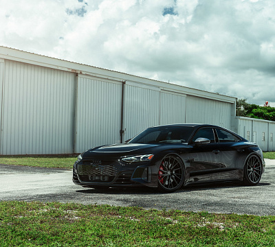 Фото дисков Vossen HF-4T на Audi E-tron GT