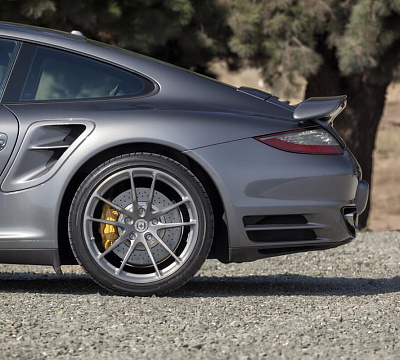 Фото дисков HRE P104 на Porsche 911 VI
