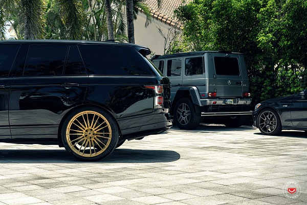 Фото дисков Vossen S17-04 Глянцевое золото на Land Rover Range Rover IV