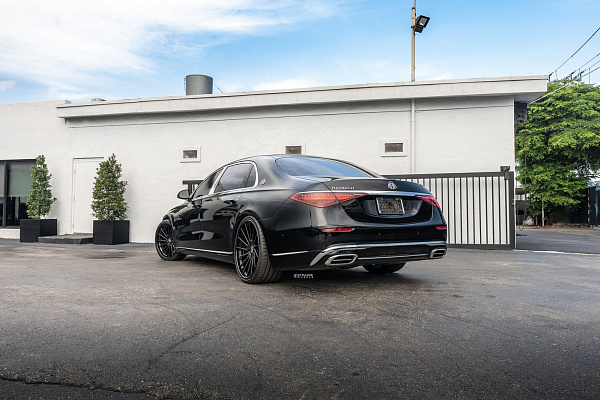Фото дисков Strasse Wheels SV15T Deep Concave FS Другой цвет на Mercedes-Benz S-Class (W223)