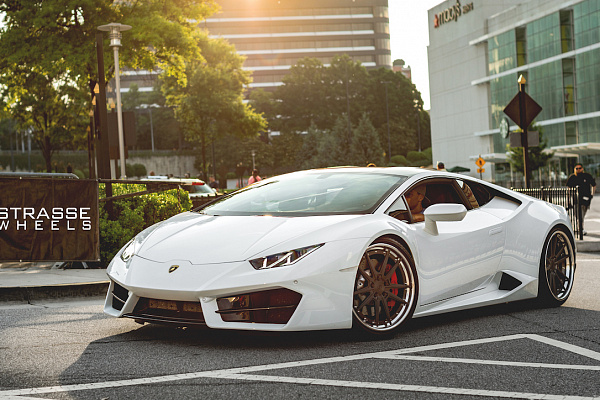 Фото дисков Strasse Wheels SV1 Deep Concave FS Другой цвет на Lamborghini Huracan