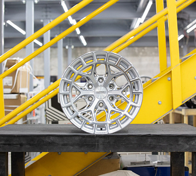 Vossen HFX-1 (6-Lug)