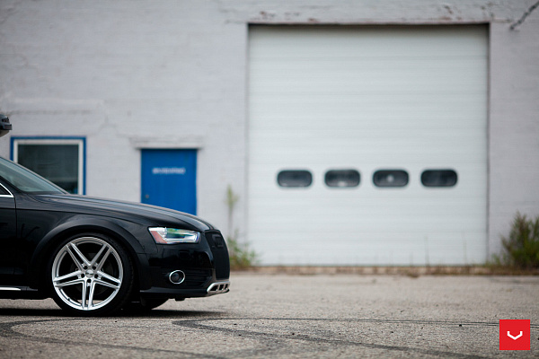 Фото дисков Vossen VFS-5 Серебро на Audi A/S/RS 4 (B8)