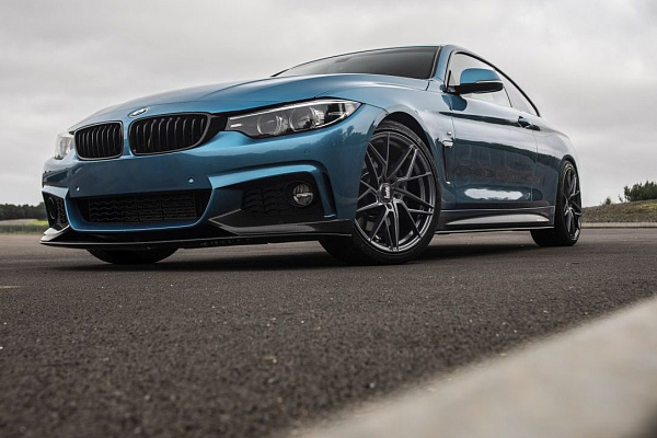 Фото дисков Bola FLR Глянцевый графит на BMW 4/M4 (F32/F82)