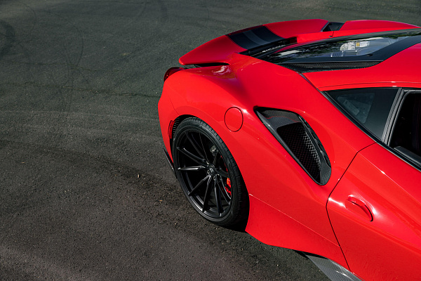 Фото дисков HRE P104SC Черный сатин на Ferrari 488