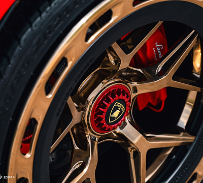 Фото дисков Brixton Forged PF7 Aerotech на Lamborghini Huracan