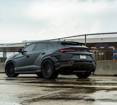 Фото дисков 1886 Wheels S009 на Lamborghini Urus