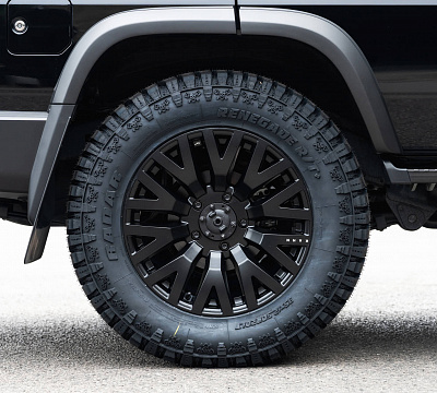 Фото дисков Kahn G22 DC на Toyota Land Cruiser 70