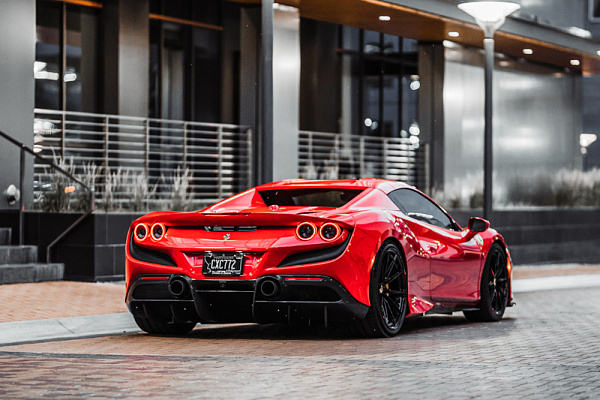 Фото дисков Brixton Forged R11-R Черный глянец на Ferrari F8