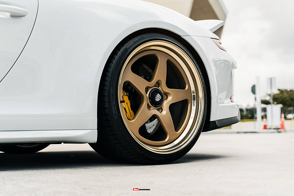Фото дисков HRE 527 Сатиновое золото на Porsche 911 VII