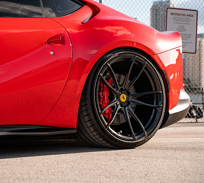 Фото дисков Vossen S17-06 на Ferrari 812
