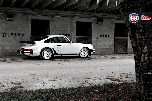 Фото дисков HRE 501 Белый глянец на Porsche 911 II