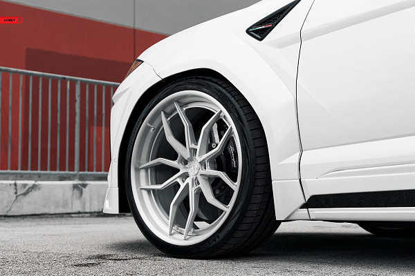 Фото дисков Anrky AN31 Глянцевый лак на Lamborghini Urus