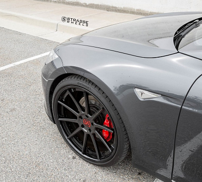 Фото дисков Strasse Wheels R10 Deep Concave на Tesla Model S