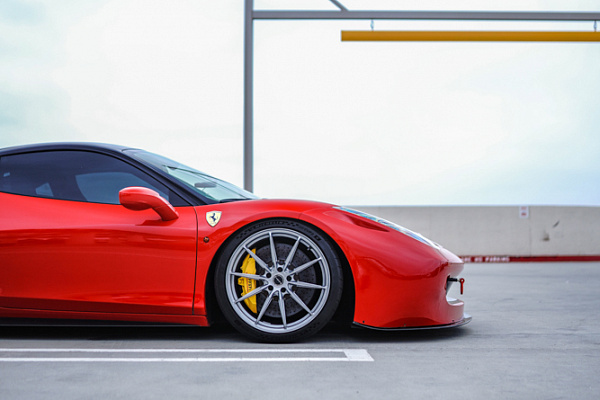 Фото дисков Brixton Forged R11-R Серебро на Ferrari 458