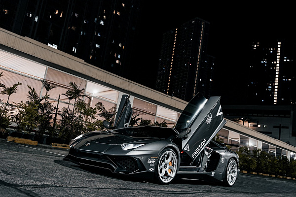 Фото дисков Brixton Forged NC01-R Серебро на Lamborghini Aventador